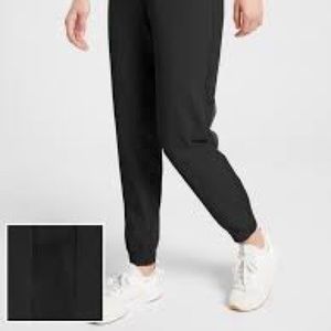 Textured Athleta Brooklyn joggers size 2